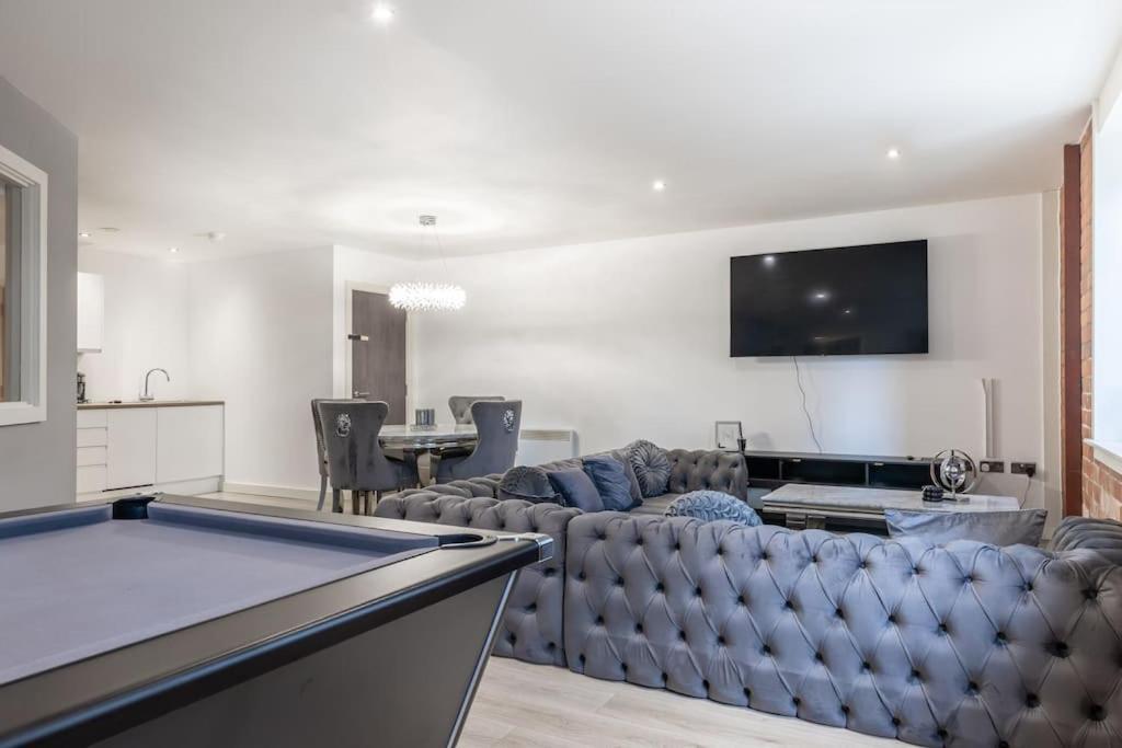 2 Bed Apartment With Pool Table Bradford  Exterior photo