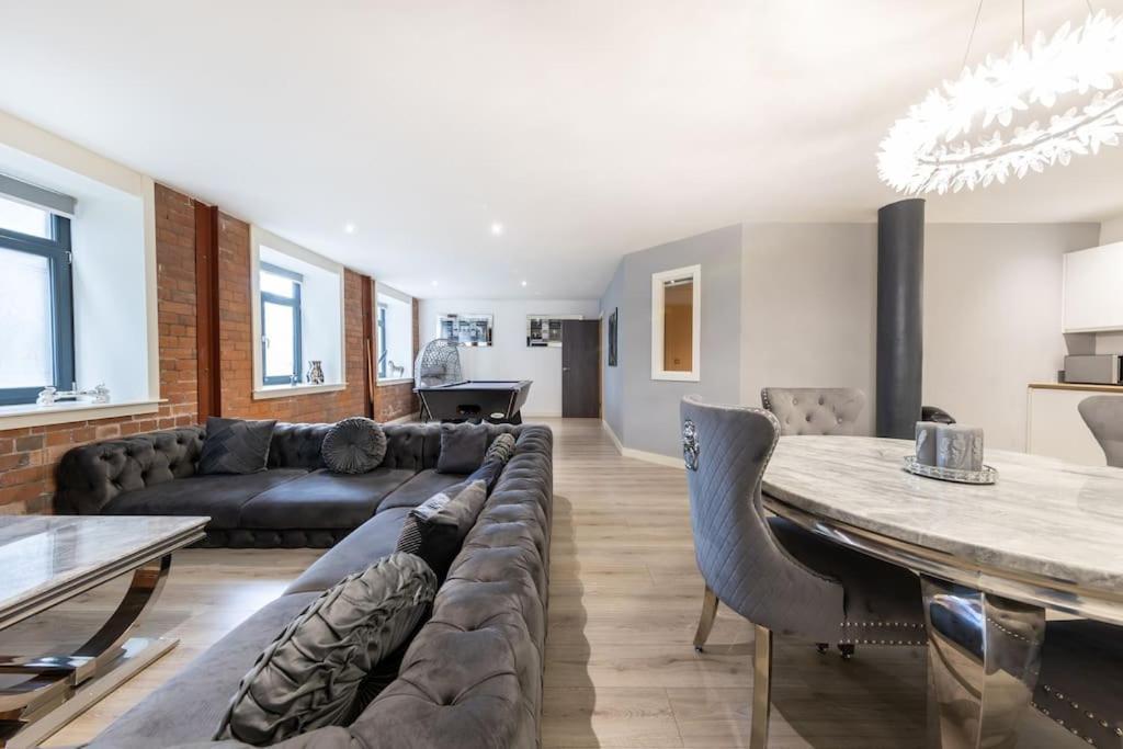 2 Bed Apartment With Pool Table Bradford  Exterior photo