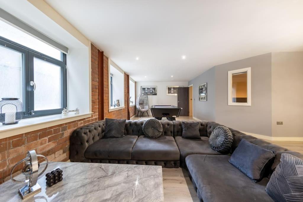 2 Bed Apartment With Pool Table Bradford  Exterior photo