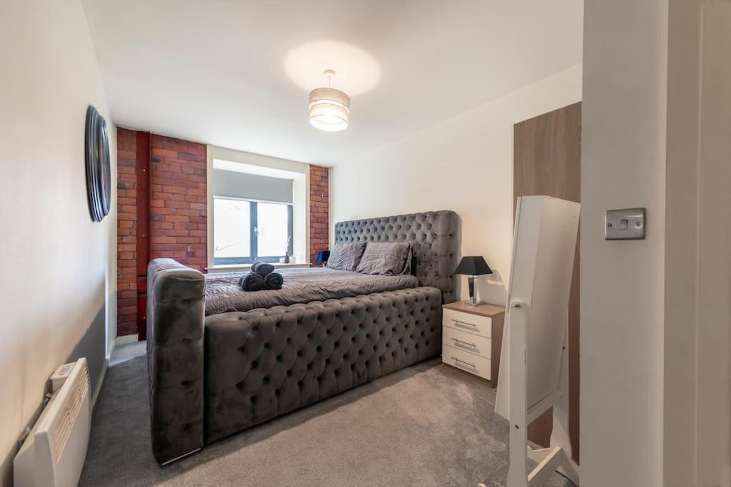 2 Bed Apartment With Pool Table Bradford  Exterior photo