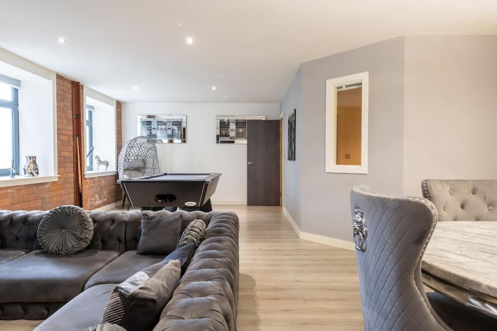 2 Bed Apartment With Pool Table Bradford  Exterior photo